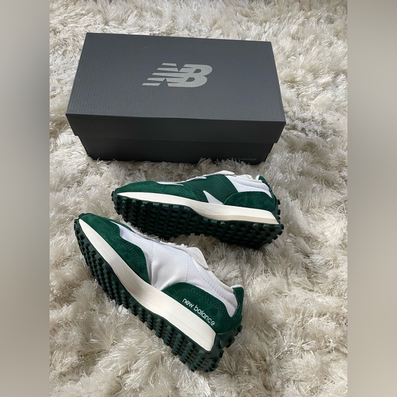 NWT New Balance sneakers - Picture 2 of 5